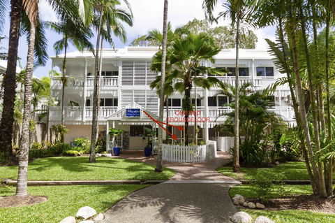 The White House Port Douglas - Accommodation Gladstone 1