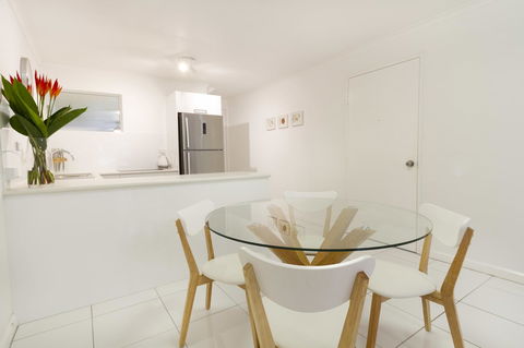 The White House Port Douglas - Accommodation Gladstone 13