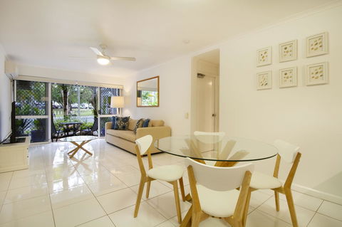 The White House Port Douglas - Accommodation Gladstone 14