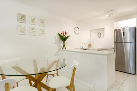 The White House Port Douglas - Accommodation Gladstone 12