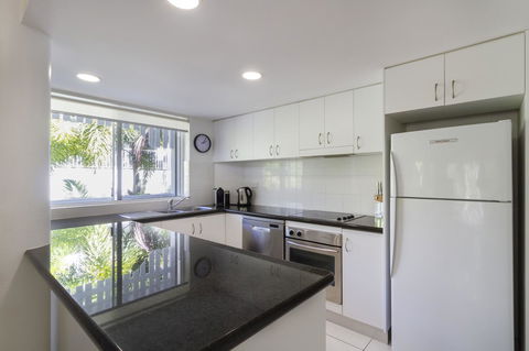 The White House Port Douglas - Accommodation Gladstone 38