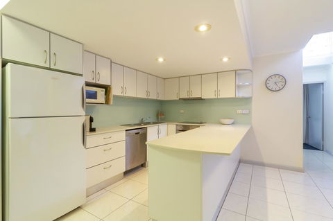 The White House Port Douglas - Accommodation Gladstone 22