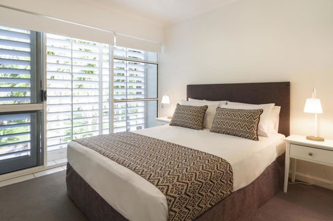 The White House Port Douglas - Accommodation Gladstone 6