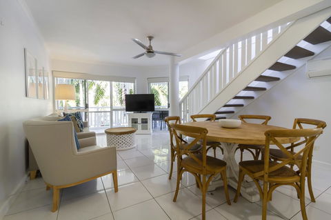 The White House Port Douglas - Accommodation Gladstone 7