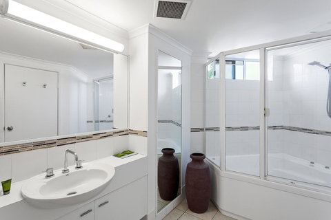 Noosa Tropicana - Accommodation Gladstone 39