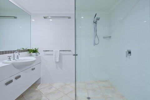 Noosa Tropicana - Accommodation Gladstone 24