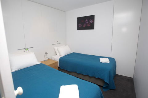 Circle Luxury Holidays - Accommodation Gladstone 7