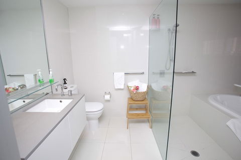 Circle Luxury Holidays - Accommodation Gladstone 6