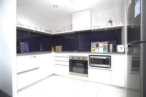 Circle Luxury Holidays - Accommodation Gladstone 8