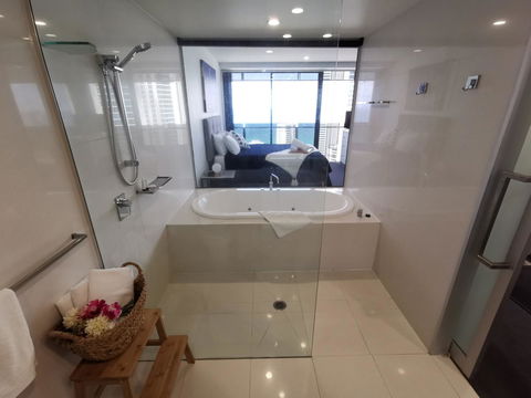 Circle Luxury Holidays - Accommodation Gladstone 11