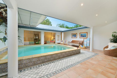 [ ANDY'S BEACH HOUSE ] - Accommodation Gladstone 21