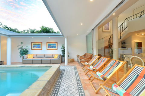 [ ANDY'S BEACH HOUSE ] - Accommodation Gladstone 18