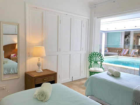 [ ANDY'S BEACH HOUSE ] - Accommodation Gladstone 32