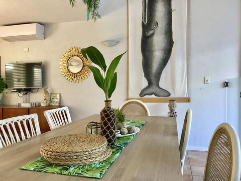 [ ANDY'S BEACH HOUSE ] - Accommodation Gladstone 40