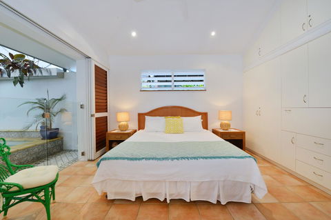 [ ANDY'S BEACH HOUSE ] - Accommodation Gladstone 26