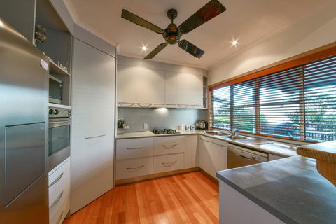 Bella Vista On Nara Pets Welcome - Accommodation Gladstone 18
