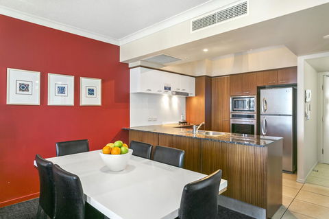 Mantra Towers Of Chevron - Accommodation Gladstone 19