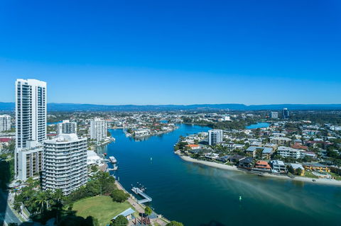 Mantra Towers Of Chevron - Accommodation Gladstone 12
