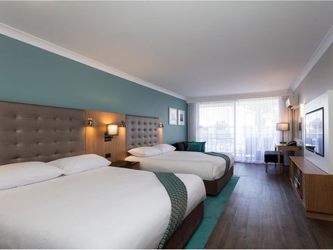Sea World Resort - Accommodation Gladstone 1