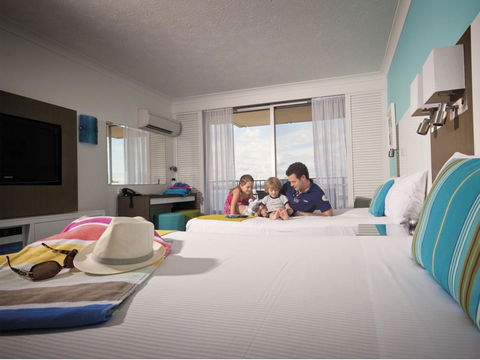 Sea World Resort - Accommodation Gladstone 3