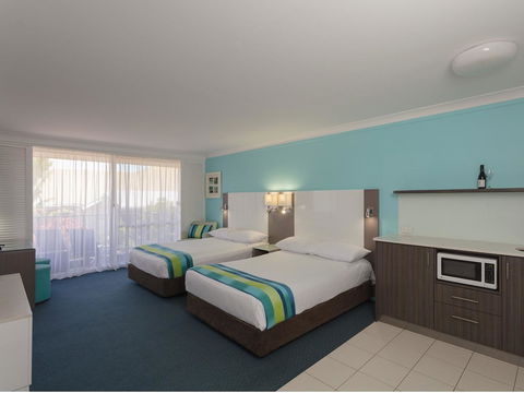Sea World Resort - Accommodation Gladstone 2
