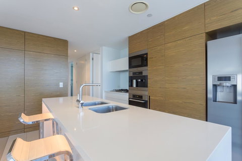 Oracle Resort Broadbeach - Gclr - Accommodation Gladstone 28