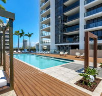 Qube Broadbeach - Accommodation Gladstone