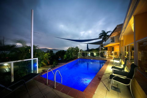 Sunlit Waters Studio Apartments - Accommodation Gladstone 2