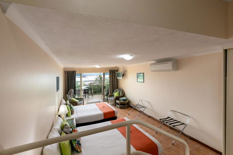 Sunlit Waters Studio Apartments - Accommodation Gladstone 24