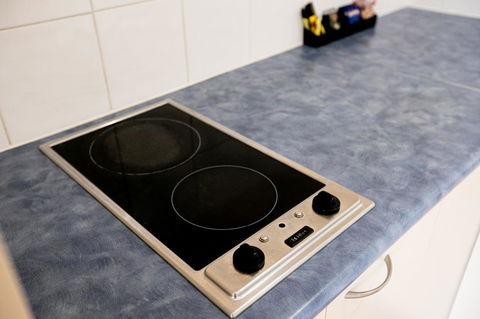Sunlit Waters Studio Apartments - Accommodation Gladstone 35