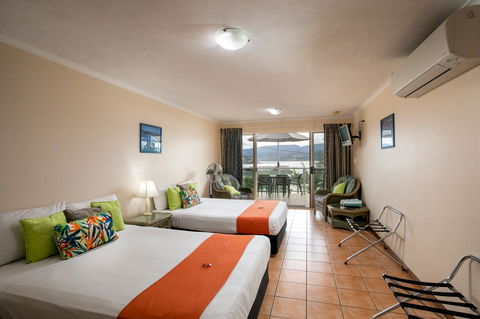 Sunlit Waters Studio Apartments - Accommodation Gladstone 23