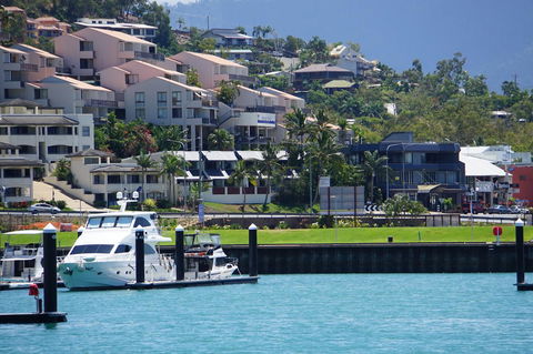 Airlie Seaview Apartments - Accommodation Gladstone 9