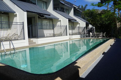 Airlie Seaview Apartments - Accommodation Gladstone 5