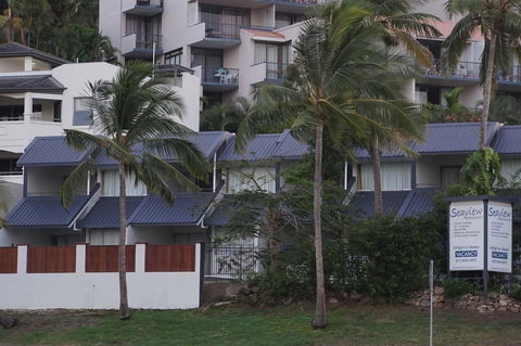 Airlie Seaview Apartments - Accommodation Gladstone 2