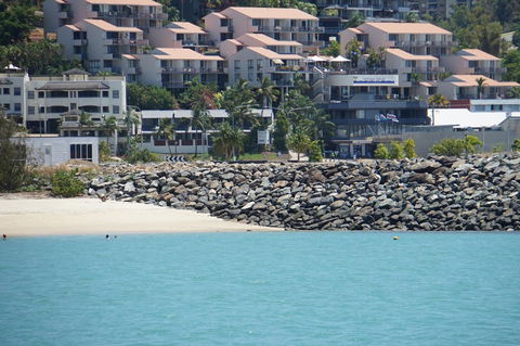 Airlie Seaview Apartments - Accommodation Gladstone 1