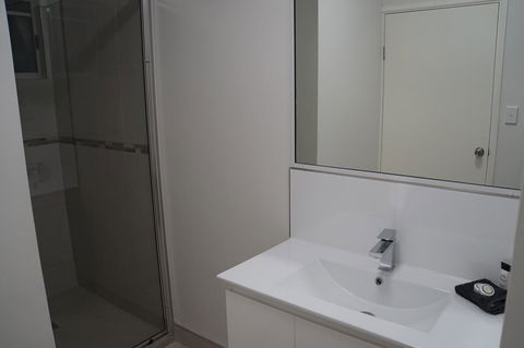 Airlie Seaview Apartments - Accommodation Gladstone 15