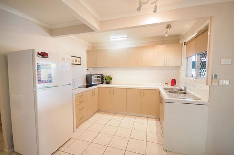 Airlie Apartments - Accommodation Gladstone 6