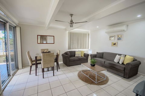 Airlie Apartments - Accommodation Gladstone 3