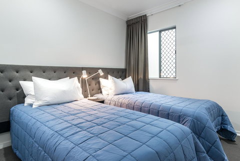 Blue Lagoon Villa A - Accommodation Gladstone 1