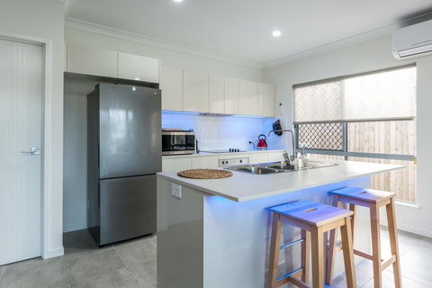 Blue Lagoon Villa A - Accommodation Gladstone 16