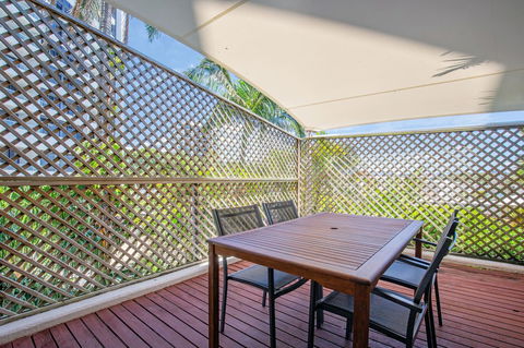 Tiki Hotel Apartments Surfers Paradise - Accommodation Gladstone 10