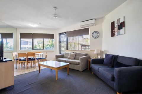 Tiki Hotel Apartments Surfers Paradise - Accommodation Gladstone 3
