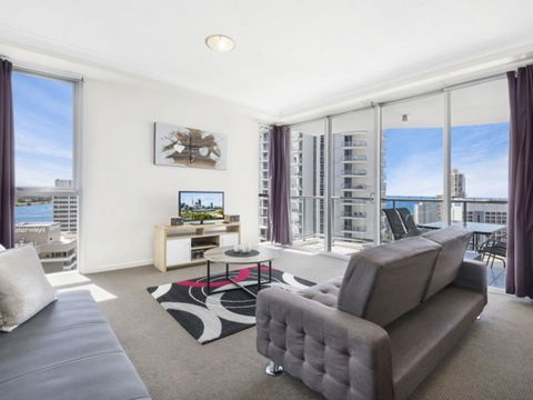 Beach Stay - Ocean & Riverview Resort Chevron Renaissance Central Surfers Paradise - Accommodation Gladstone 3