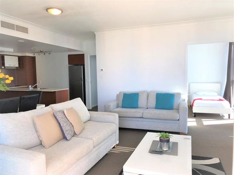 Beach Stay - Ocean & Riverview Resort Chevron Renaissance Central Surfers Paradise - Accommodation Gladstone 19