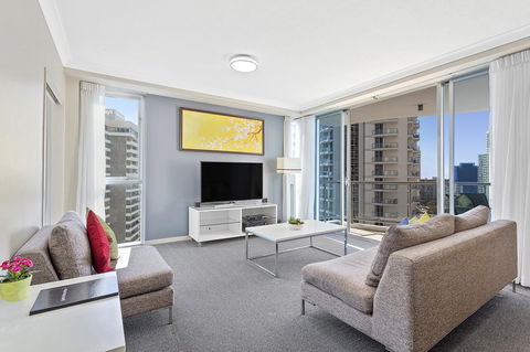 Beach Stay - Ocean & Riverview Resort Chevron Renaissance Central Surfers Paradise - Accommodation Gladstone 7