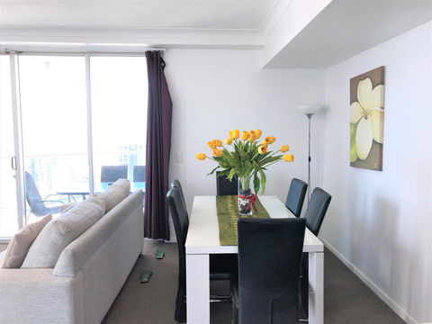 Beach Stay - Ocean & Riverview Resort Chevron Renaissance Central Surfers Paradise - Accommodation Gladstone 4