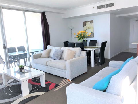 Beach Stay - Ocean & Riverview Resort Chevron Renaissance Central Surfers Paradise - Accommodation Gladstone 18