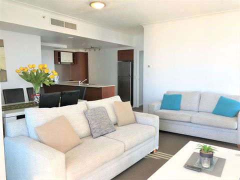 Beach Stay - Ocean & Riverview Resort Chevron Renaissance Central Surfers Paradise - Accommodation Gladstone 20