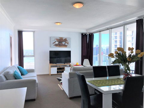 Beach Stay - Ocean & Riverview Resort Chevron Renaissance Central Surfers Paradise - Accommodation Gladstone 17
