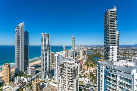 Beach Stay - Ocean & Riverview Resort Chevron Renaissance Central Surfers Paradise - Accommodation Gladstone 23